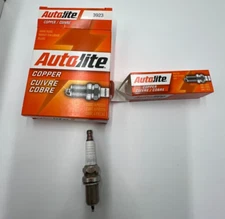 (QTY 4) Autolite Copper Spark Plug 3923 for V99-75-0023 AGSP22C 7528 4952 fz
