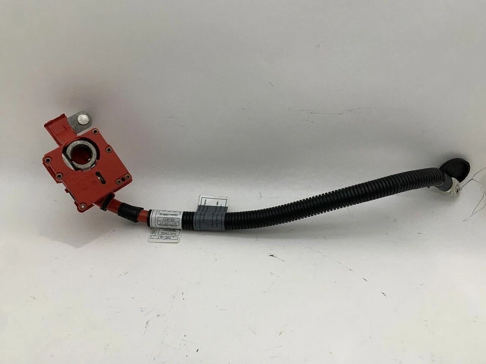 Cable de batería positivo BMW X5 X6 2007-2013 OEM usado Foto 2 de 4