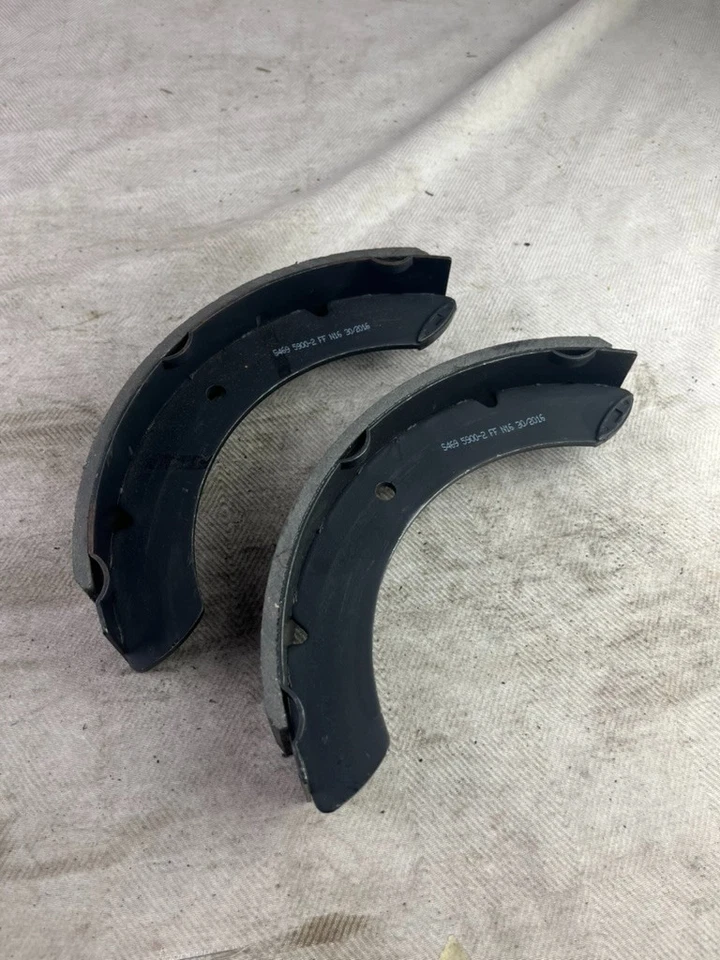 Zapata de freno de tambor trasera Carquest/Wearever S469 se adapta; Toyota Land Cruiser 1968-1980 Foto 2 de 4