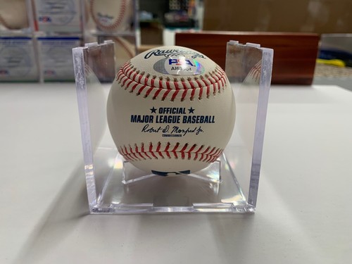 Wade Boggs HOF 05' Autographed Rawlings Baseball in Pen PSA Certified #AI63904 - Picture 6 of 8