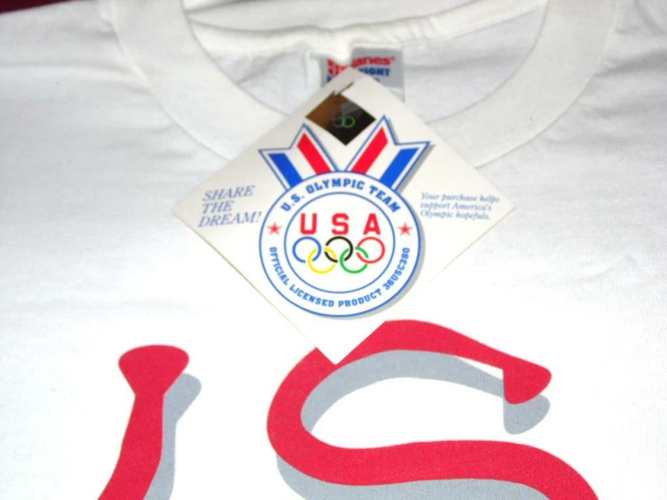 MUHAMMAD ALI 1996 U.S.A. OLYMPIC AUTOGRAPHED TEAM USA RED, WHITE AND BLUE SHIRT - Image 4 of 4
