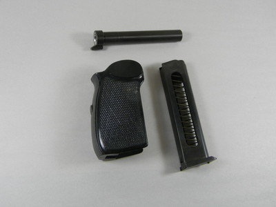 EAST GERMAN 8 ROUND MAGAZINE WITH SPARE PLASTIC GRIP AND BARREL 380 CAL.