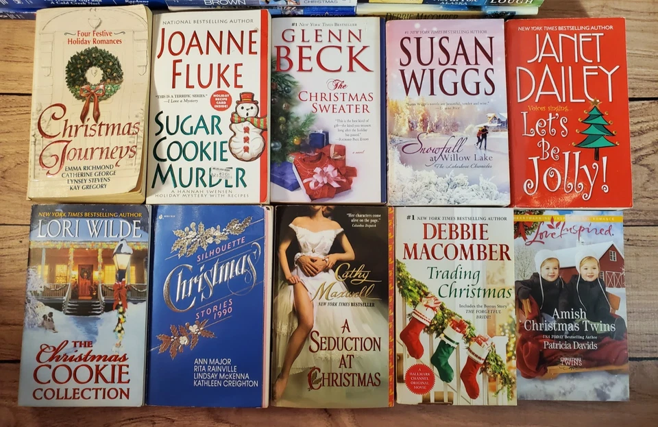 Lot of 10 Random Christmas & Holiday Themed Love Romance Novel Paperback Books Foto 2 de 4