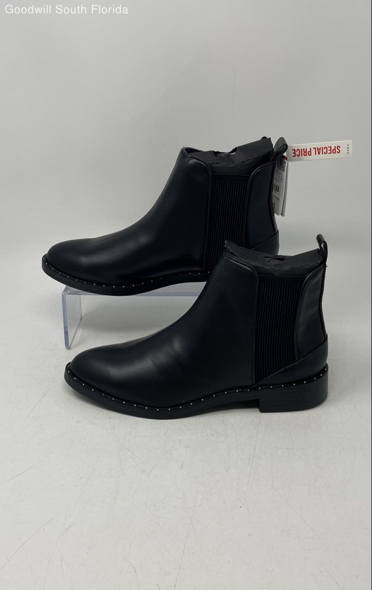 Zara Womens Black Leather Studded Ankle Chelsea Boots Size EUR 35 With Tags