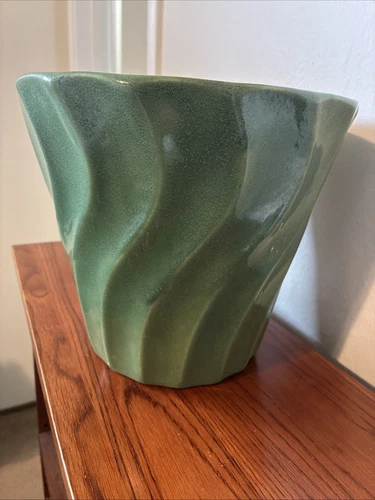Vintage Bauer Pottery Swirl #8 Green Planter Flower Pot