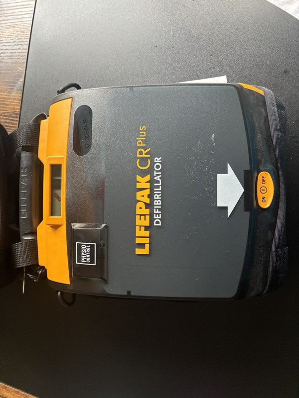 Medtronics LIFEPAK CR Plus System with Case 2 PADS