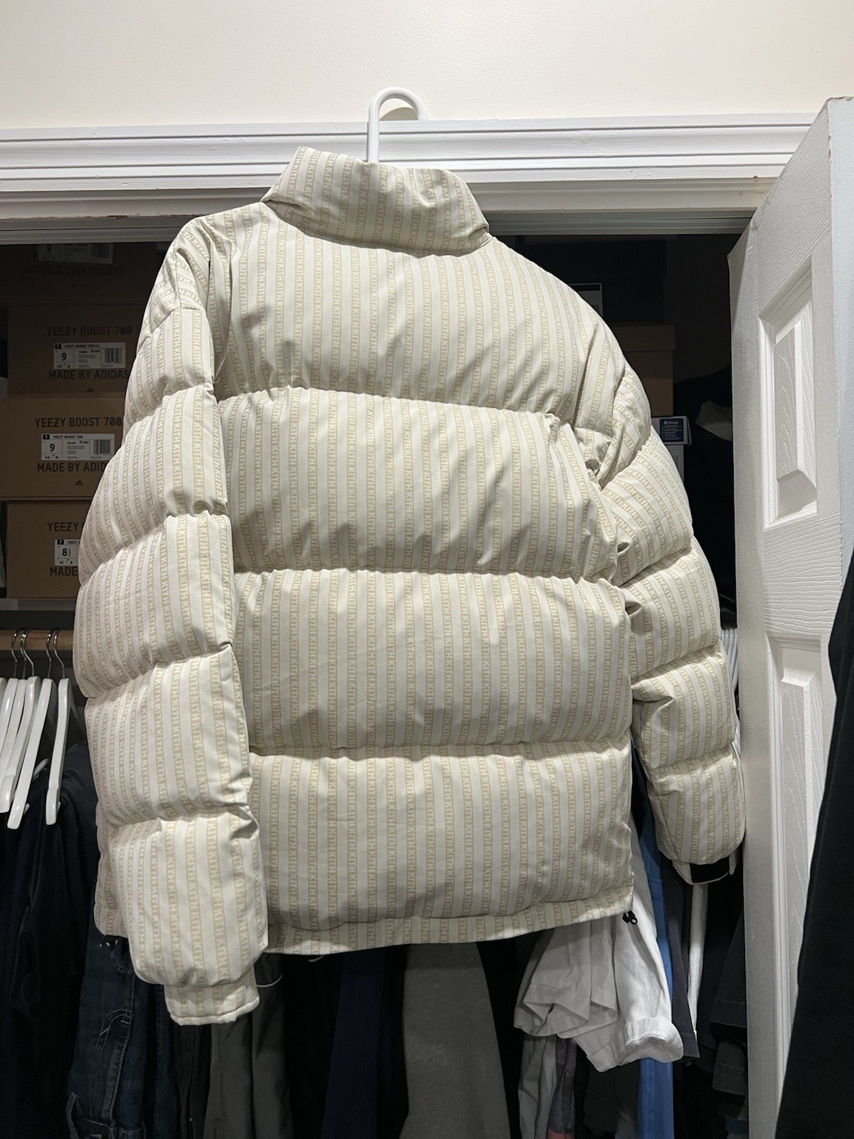Kith Temperature Activated Killington Puffer - image 2