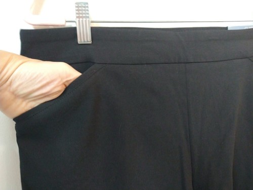 Bermudas Liz Claiborne Mundial Grandes Negras Relajadas Apertura de Pierna Elásticas - Imagen 4 de 4