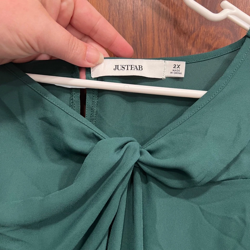Blusa JustFab Verde Torcida Frontal Manga Larga Elegante Top 2X Foto 4 de 4