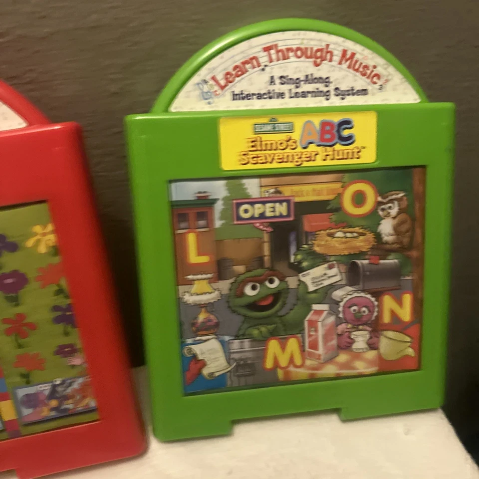 Vintage 2002 Fisher Price Learn Through Music- Dora, Elmo And Blues Clues - Image 4 of 4