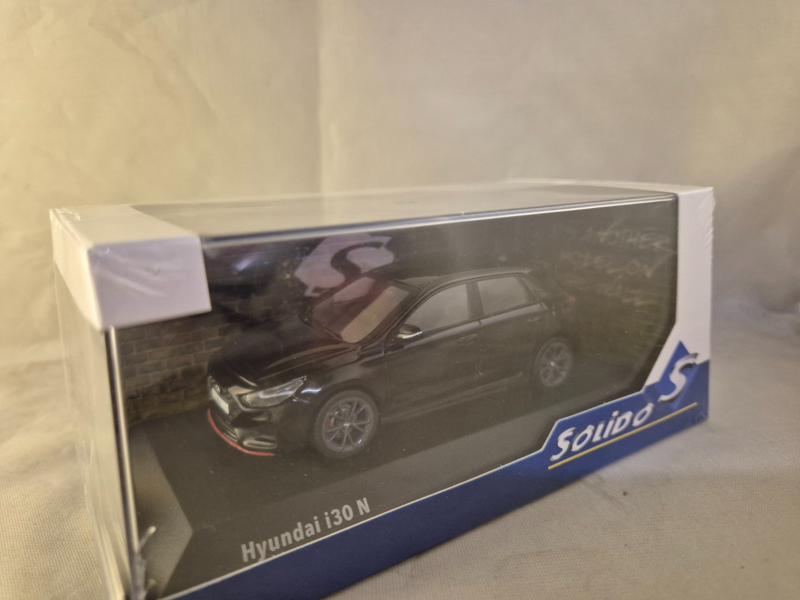 Miniature Solido Hyundai i30N 2022 noir 1/43 : réplique de collection aux finitions premium
