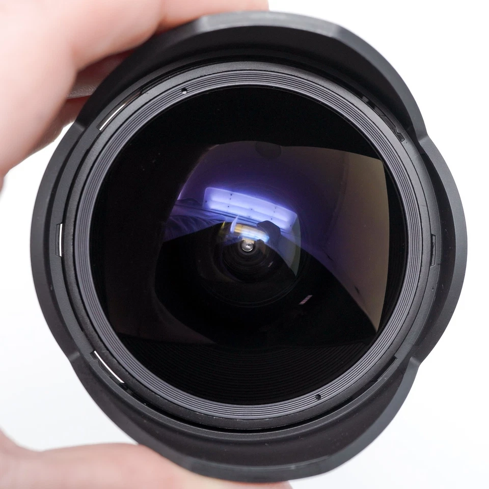 Samyang 8mm f/3.5 UMC CS II Fisheye Lens for Canon EF Mount - Excellent Cond. - Image 3 of 4