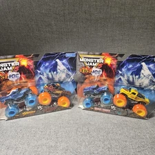 Monster Jam Fire Ice Split 2-Pack Grave Digger vs Whiplash, Dragon vs Zombie