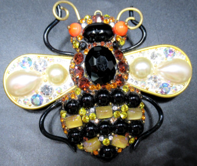 DANIEL RHODRIGUEZ Handcrafted Rhinestone Bumble Bee Pin Brooch