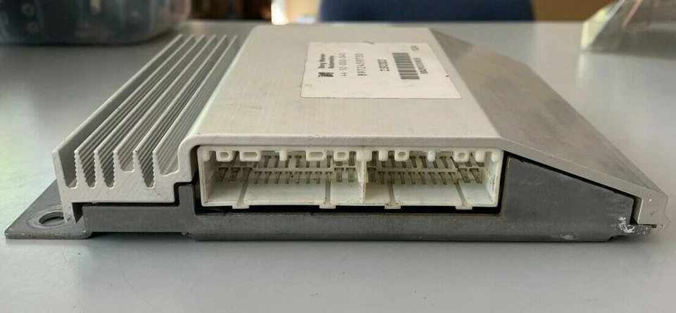 8972459730 2002 Isuzu Axiom 3,5 L AT 4X4 módulo de control de caja de transferencia Foto 4 de 4