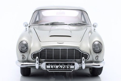 New AUTOart Aston Martin DB5 Goldfinger 1:18 Model Car Silver 70296 KidBX - Foto 8 di 10