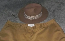 JUNGLE CRUISE DISNEY WORLD MAGIC KINGDOM CAST MEMBER SKIPPER HAT & SHORT UNIFORM