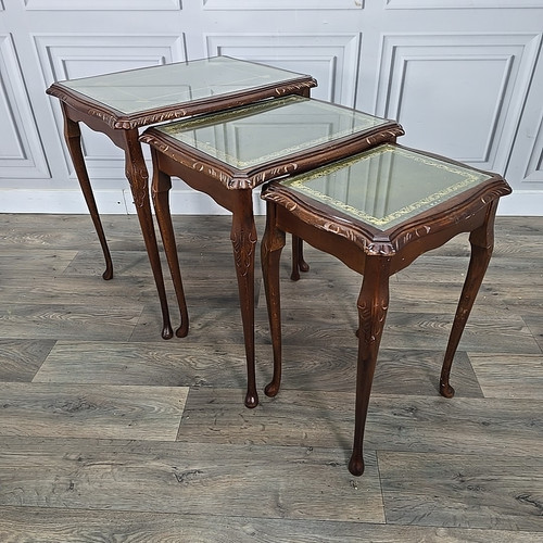 Antique Vintage Queen Anne Carved Wooden Nest Of 3 Tables - Glass Leather Tops - Picture 10 of 24
