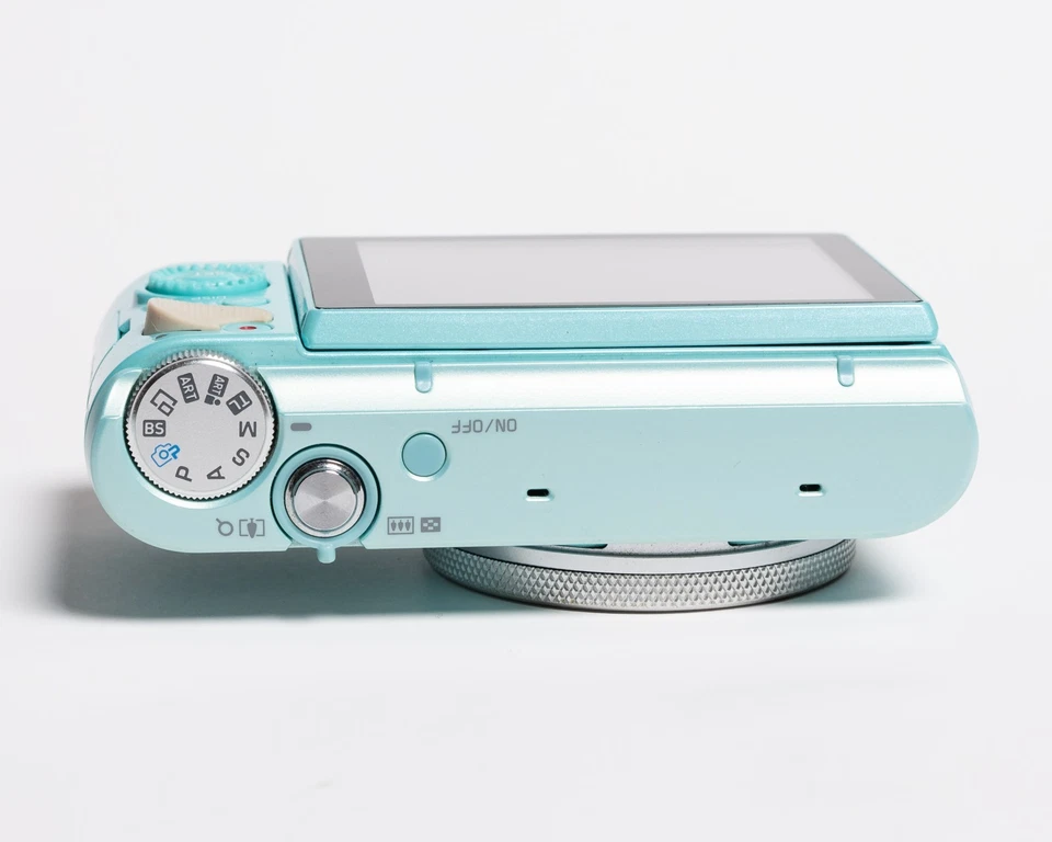 Casio Exilim EX-ZR5000 Digital Camera in Baby Blue - Image 2 of 4