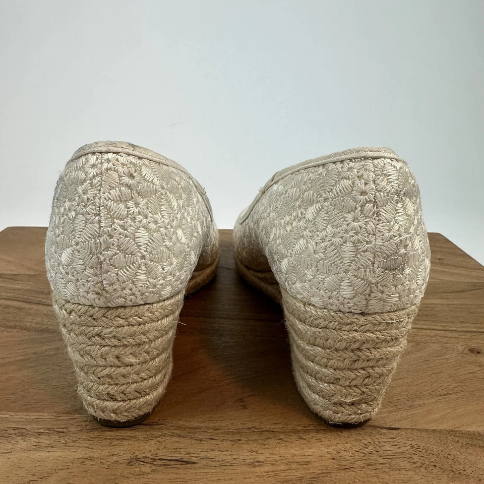 Женские босоножки Bandolino Nuri цвета слоновой кости с цветочным узором кружевные эспадрильи на танкетке размер 8,5 M б/у в отличном состоянии - Изображение 4 из 4