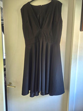 Women’s Size 10 Regular Black Sleeveless V-Neck A-Line Knee Length Dress