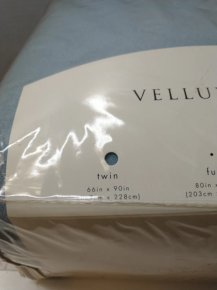Vellux Twin Size Blanket - All Season Luxury Warm Micro plush Lightweight The... - Image 4 of 4
