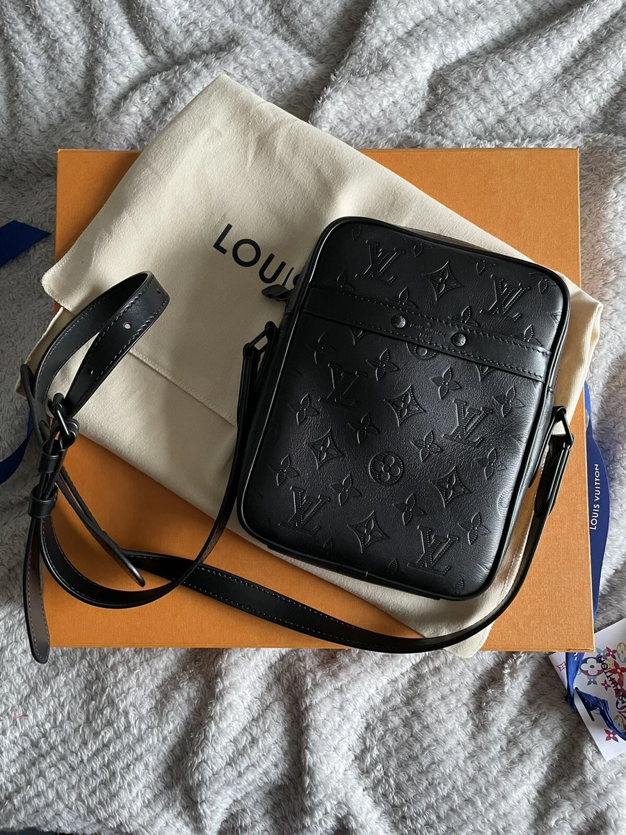 louis vuitton bag with front pocket