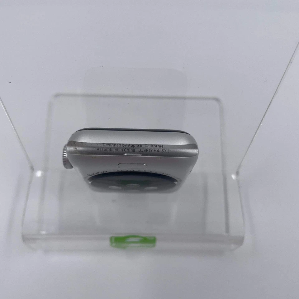 GPS Only Apple Watch Series 3 42MM Silver Aluminum A1859 - Image 3 of 4