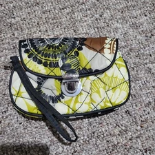 Vera Bradley Puffy Wristlet Wallet in Retired Cocoa Moss