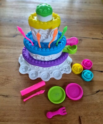 Play Doh Playdoh Cake Mountain and Accessories included