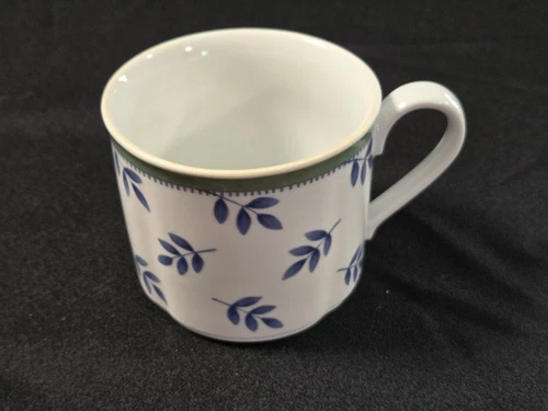 Villeroy & Boch Switch 3 Breakfast Cup 3" Mug White with Blue Leaves Germany