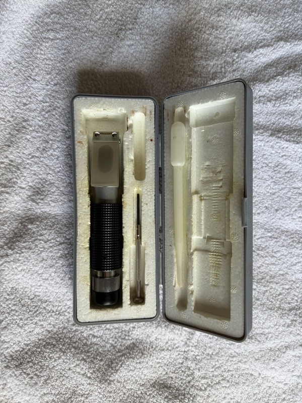 Portable Brix Refractometer with ATC, Accurate Dual Scale Brix Meter Specific Gr
