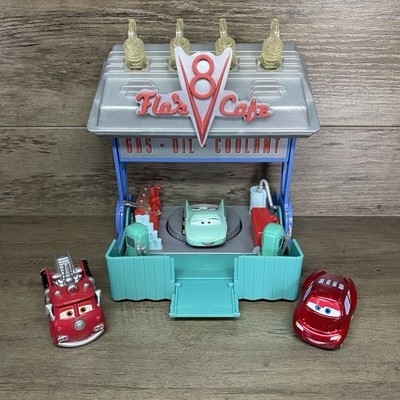 Disney Pixar Cars Mini Adventures Flo's V8 Cafe Playset w/ 3 Cars