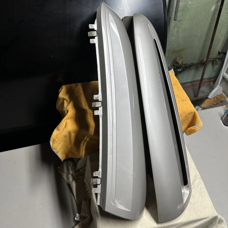 99-06 NBS 02-06 CADILLAC ESCALADE REAR D-PILLAR VENT TRIM PANEL SET PAIR PEWTER - Image 3 of 3