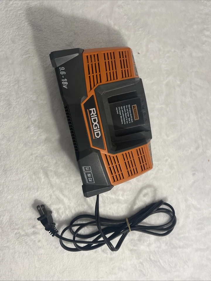 Ridgid R840093 Battery Charger 9.6-18V LI nicd W-3.0AH 18V (TESTED AND WORKING) - Image 2 of 4