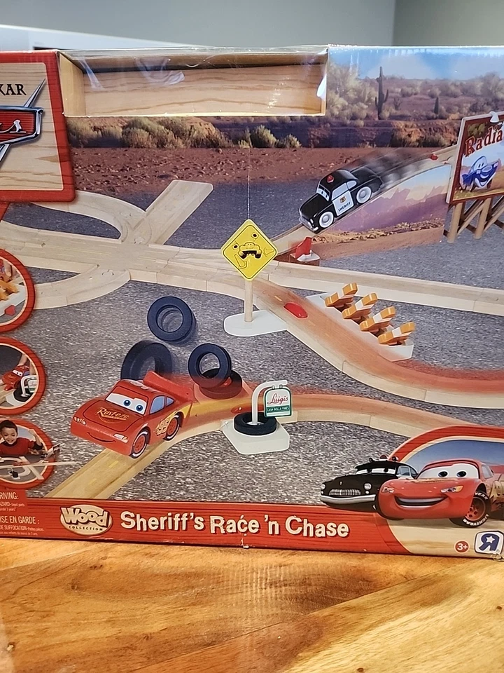 Disney Madera Pixar Coches Sheriff's Race'n Chase Madera Colección Pista Incompleta Foto 3 de 4