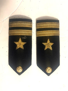 Vintage US Naval Officer Lieutenant Shoulder Boards and officers visor hat badge