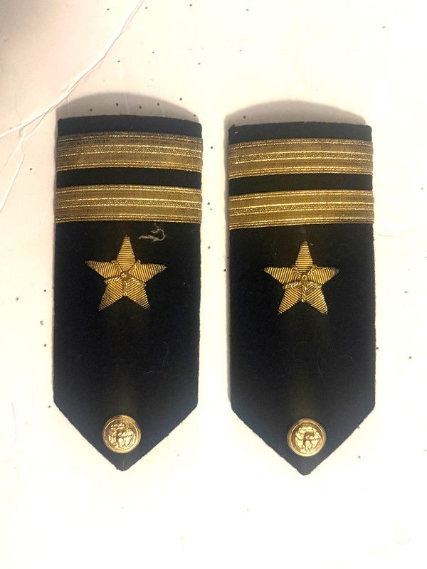 Vintage US Naval Officer Lieutenant Shoulder Boards and officers visor hat badge