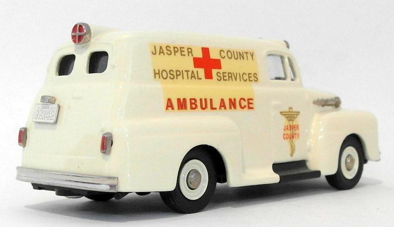 Brooklin 1/43 Scale BRK42 008 - 1952 Ford F1 Ambulance