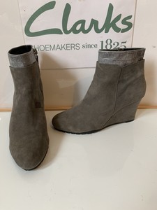 clarks softwear boots