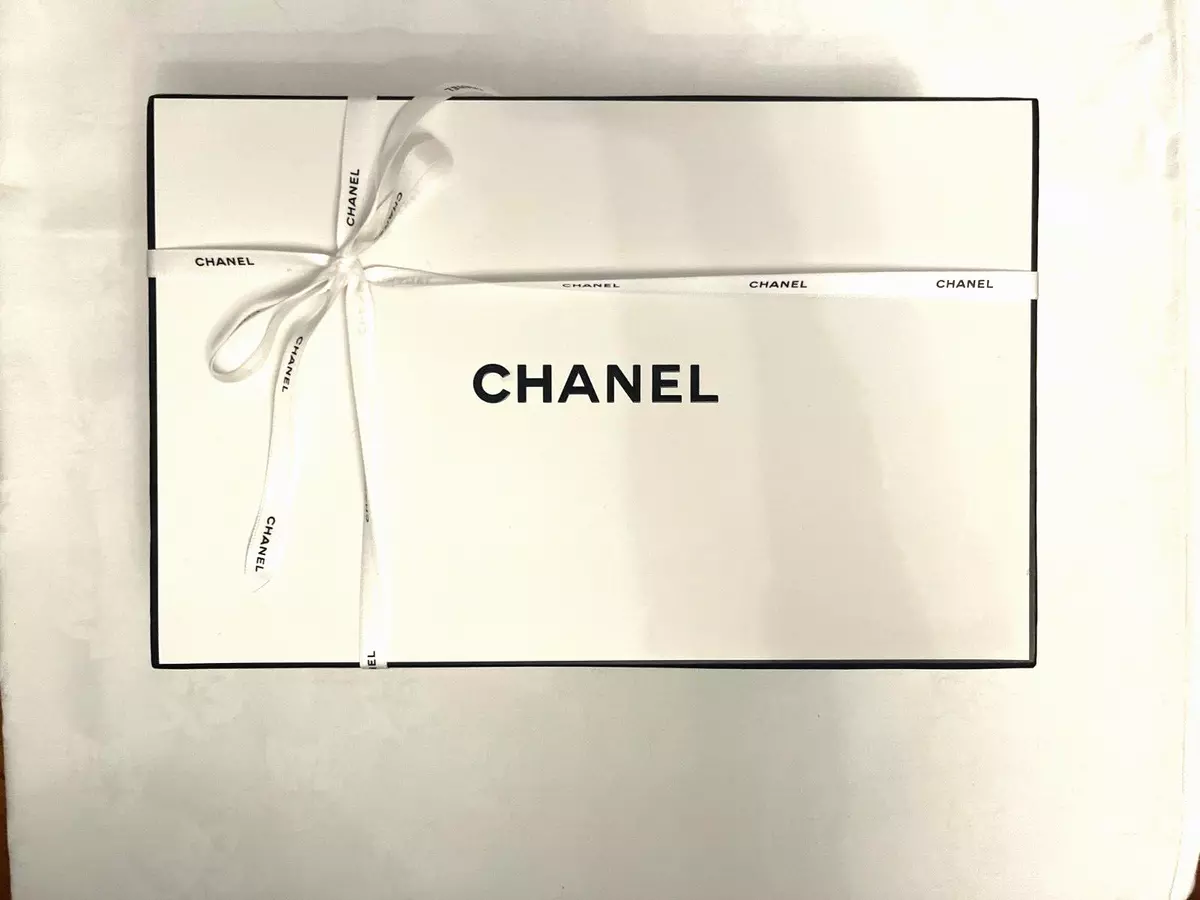 Off white shop x chanel
