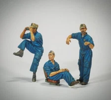 1/35 Scale WWII Navy Crew Figures Set - 3 Detailed Miniatures for Dioramas