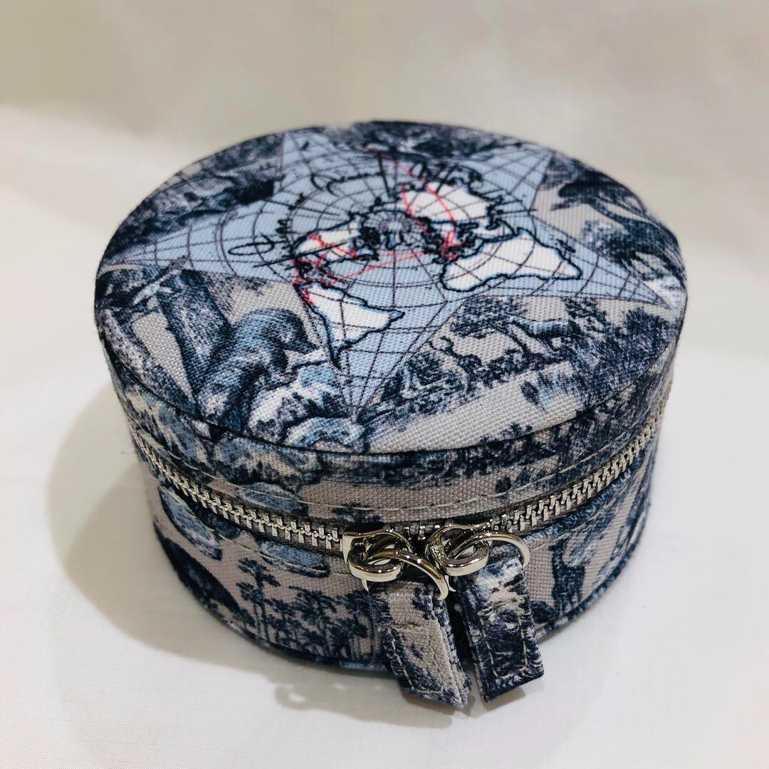 ChristianDior　ポーチ、ジュエリーケース、フォトスタンド、チャーム Christian Dior Jewelry Case w/Perfume & Tote Bag 2024 Gift for