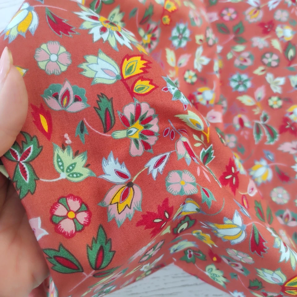 Vintage cotton floral small print fabric Patchwork Quilting Sewing Craft - Image 3 of 4