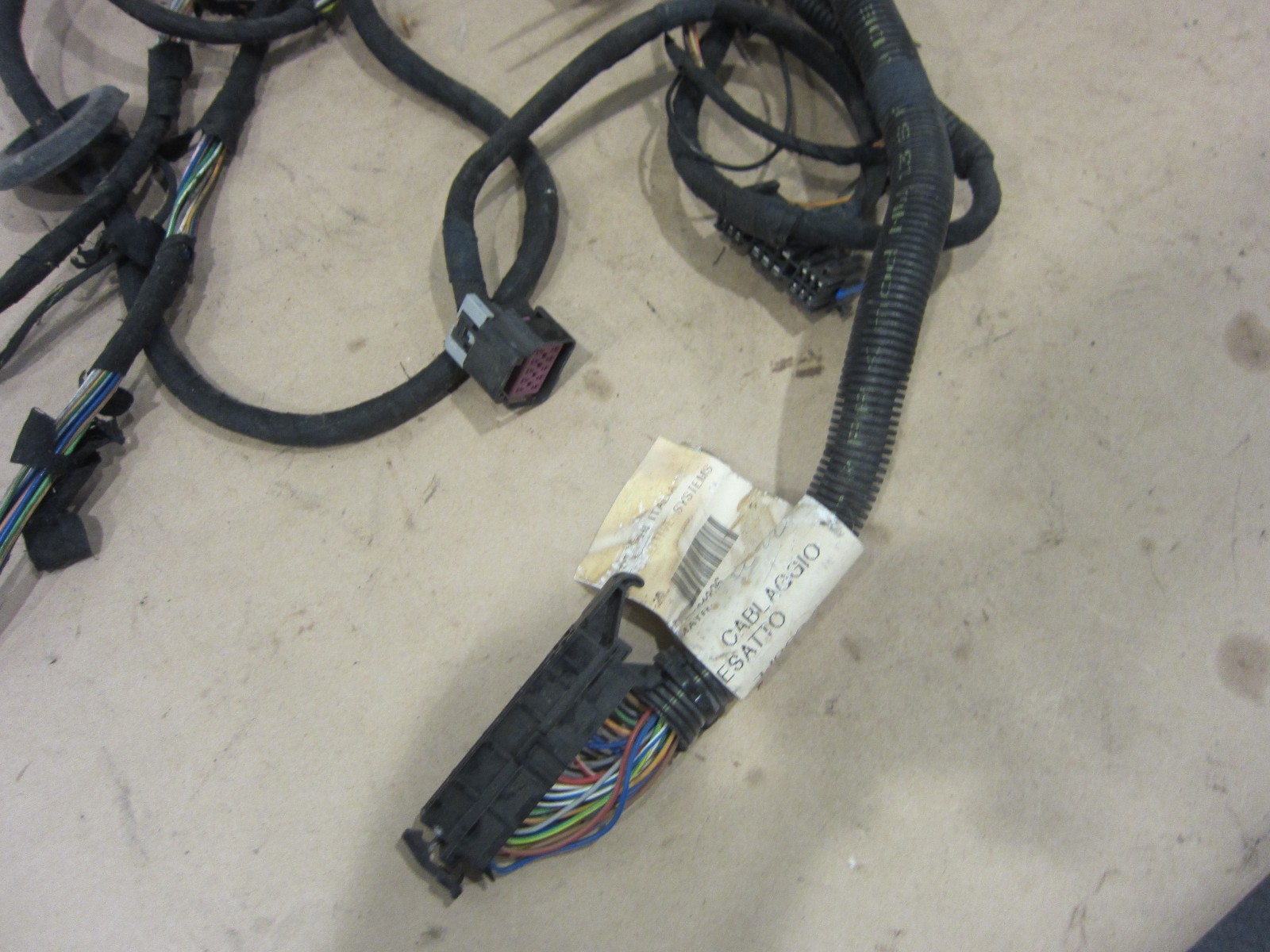 Maserati 4200 Coupe.LH Longitudinal Cables Part# 184396