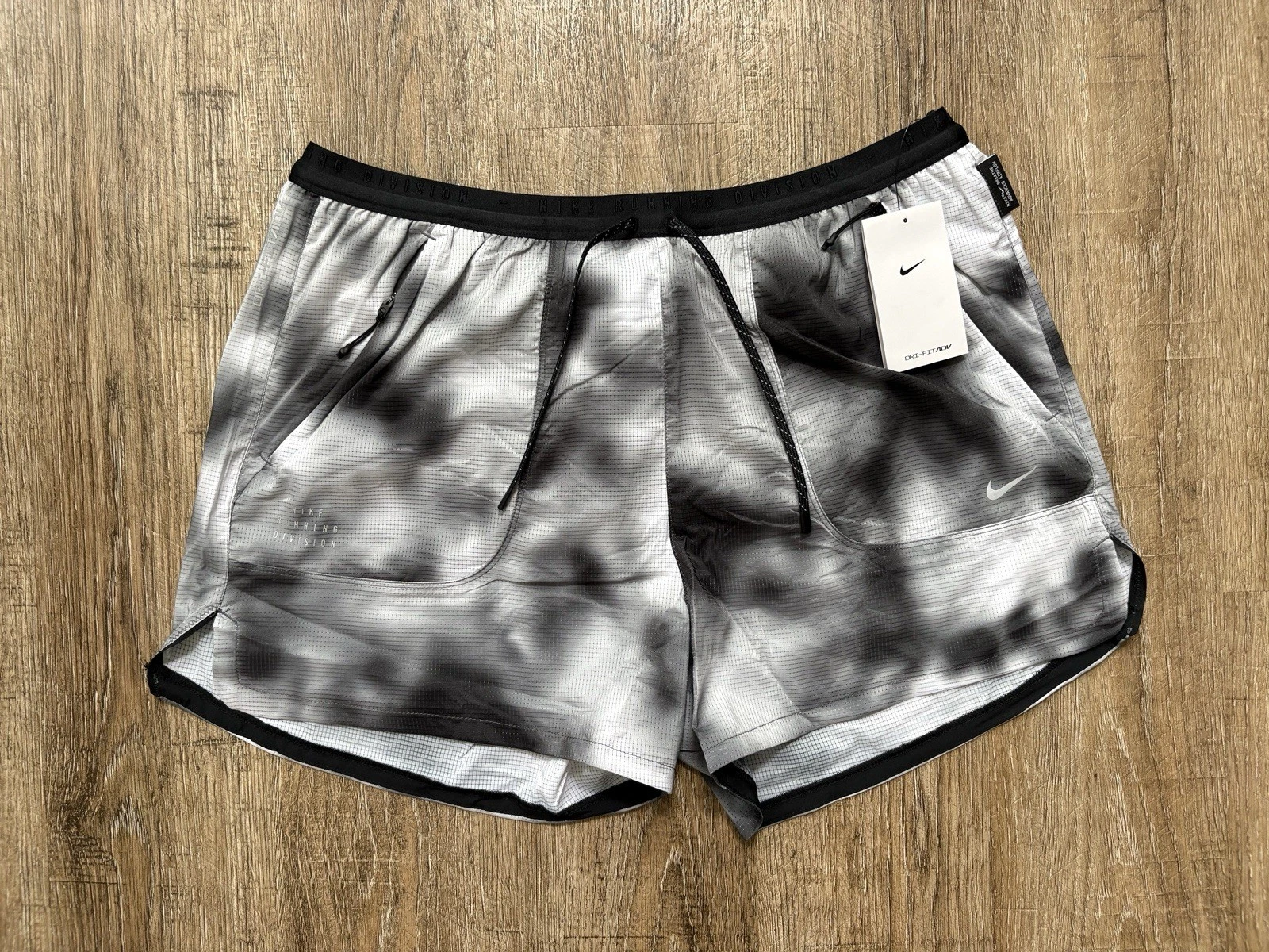 Nike Running Division Dri Fit ADV 4” Print Shorts Black Mens Sz Large HJ4150-010