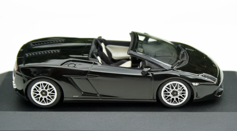 Lamborghini Gallardo LP 560-4 Spyder Anno 2009-2012, Nero, Minichamps M. 1:43 - Immagine 4 di 4