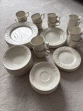 Dinner Service of White Ceramic Fruit Edged Crockery Set