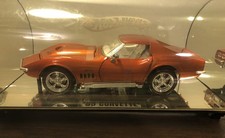 Hot Wheels 1:18 Showcase Series 69 Corvette 427 Stingray Metallic  Bronze