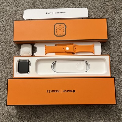 Apple Watch Hermès Series 8 GPS + Cellular 45mm Silver Stainless Steel Case